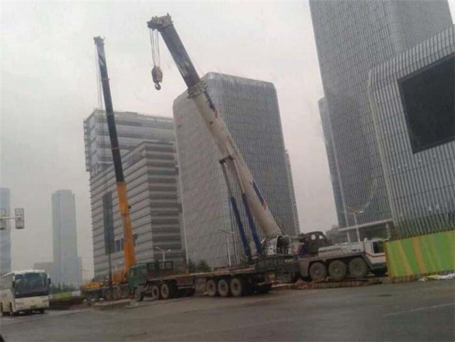 宁城县25吨吊车能吊多重设备？